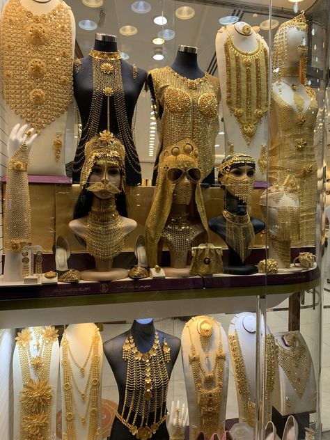 Sudanese Gold Jewelry, East African Gold Jewelry, Somali Wedding, Wedding Jewelry Sets Bridal Jewellery, Bridal Necklace Designs, Buy Gold And Silver, Gold Jewellry, Gold Girl, Belly Jewelry