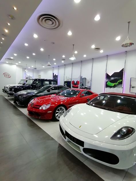 Luxury Cars Aesthetic, Car Showroom Architecture, Aesthetic Car Decor, Functional Garage, Car Showroom Interior, Cars Showroom, Cars Quotes, Car Showroom Design, Car Customization