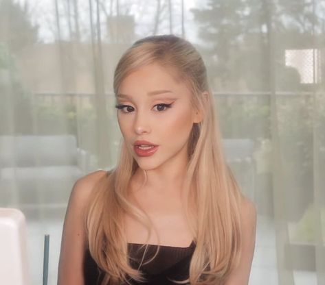 Aesthetic Celebrities, Zendaya Euphoria, Estilo Blair Waldorf, Full Makeup Tutorial, Rem Beauty, Frankie Grande, R E M Beauty, Full Makeup, Ariana Grande Cute