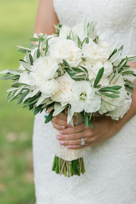 greenery wedding bouquet for 2017 rustic ideas November Wedding Centerpieces, November Wedding Dresses, Lisianthus Bouquet, Rustic Wedding Details, Ranunculus Bouquet, Greenery Wedding Bouquet, Summer Wedding Bouquets, Wedding Hairstyles With Veil, White Wedding Bouquets