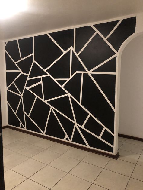 Black Wall Tape Design, Masking Tape Accent Wall, Black Diamond Accent Wall, Wall Painting Ideas With Tape Design, Geometric Wall Paint Black And White, Masking Tape Wall Design, Masking Tape Painting Walls, Black And White Wall Painting Ideas, Masking Tape Wall Art