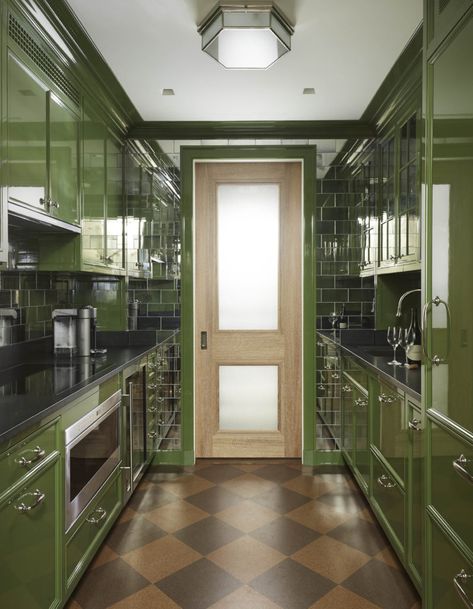 Eclectic Kitchen Design, Green Everything, Patterned Tile Backsplash, Foyer Flooring, Lacquered Walls, Green Apartment, Painted Kitchen Cabinets Colors, Minimal Kitchen, Eclectic Kitchen