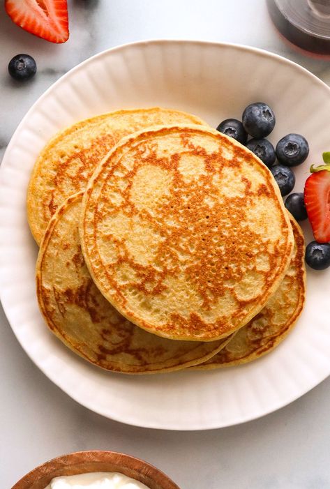 Fluffy Cottage Cheese Pancakes - Detoxinista Puff Pancake, Pancake Warmer, No Flour Pancakes, Cottage Cheese Pancakes, Cheese Pancakes, Oatmeal Pancakes, Crustless Quiche, Protein Packed Breakfast, Dessert Dips