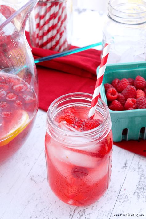 Raspberry Rosé Sangria: A perfectly fruity raspberry sangria that's easy to whip up for a party or to sip on the porch on a summer afternoon. | stressbaking.com @stressbaking #stressbaking #rosé #summerofrosé #wine #sangria #cocktails #summerdrink #summerparty #nationaldrinkwineday #nationalwineday Polar Seltzer, Blueberry Mojito Recipe, Rosé Sangria, Raspberry Sangria, Easy Cocktail Recipes, Dinner Board, Peach Vodka, Blueberry Mojito, Rose Sangria