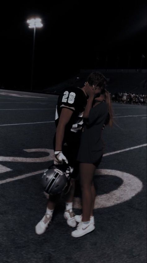 Football Couple Pictures, Fake Dating Trope, Meagan Brandy, Cute Couples Football, Football Relationship, Books Are Magic, Football Girlfriend, Football Couples, Les Pogues