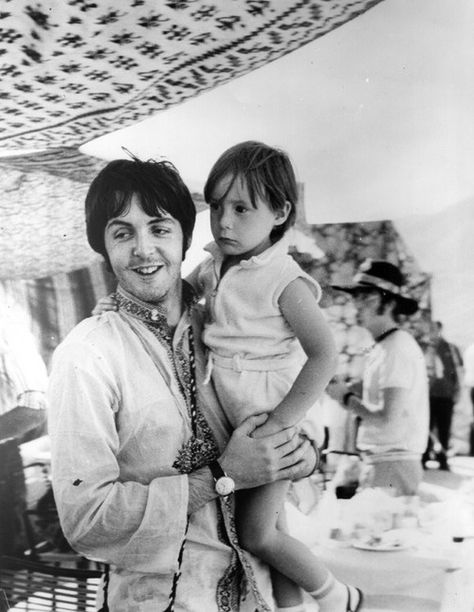 The Magical Mystery Tour, Happy Birthday Paul, Paul Mccartney Beatles, Julian Lennon, Beatles Photos, John Lennon Beatles, Sir Paul, Linda Mccartney, Beatles John