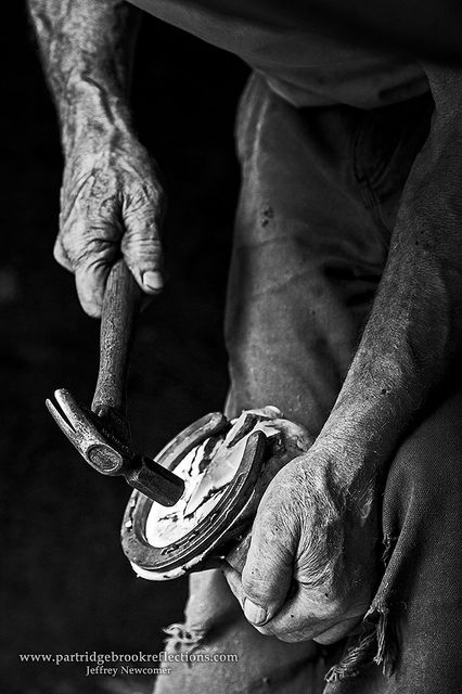 Working Man's Hands Western Photography, Working Hands, Western Life, Louise Bourgeois, Cowboy Up, Black And White Photograph, Country Women, Man Up, Equine Photography