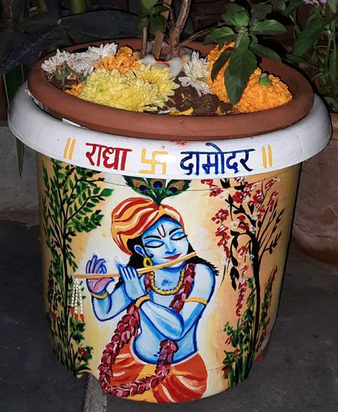 Painting On Pot, Tulsi Pot, Beautiful Krishna, Tulsi Vivah, Pot Painting, Krishna Painting, Indian Art, Decorative Painting, Krishna