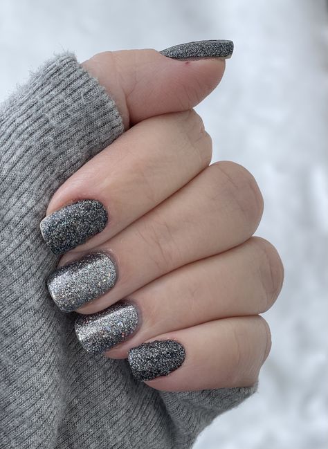 January Nexgen Nails, Charcoal Sparkle Nails, Silver Wedding Nails Bridesmaid, Dark Gray Sparkle Nails, Black Grey Silver Nails, Dark Grey Nails With Glitter, Grey With Glitter Nails, Gray Sparkly Nails, Winter Bridesmaid Nails