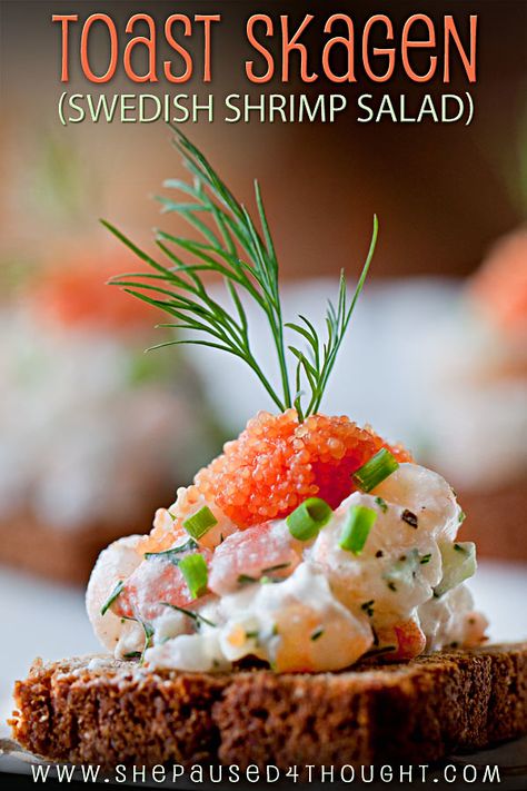 Toast Skagen - Swedish shrimp salad Swedish Cuisine, Nordic Recipe, Shrimp Toast, Norwegian Food, Scandinavian Food, Swedish Recipes, Shrimp Salad, Toast Recipes, Skagen