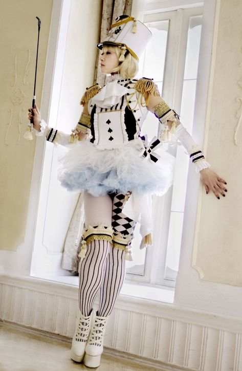 FabFashion in Tokyo Circus Outfits Aesthetic, Alice Photoshoot, Card Soldiers, Circus Fashion, Picture Edit, Card Costume, Circus Outfits, Spade Card, The Soldier