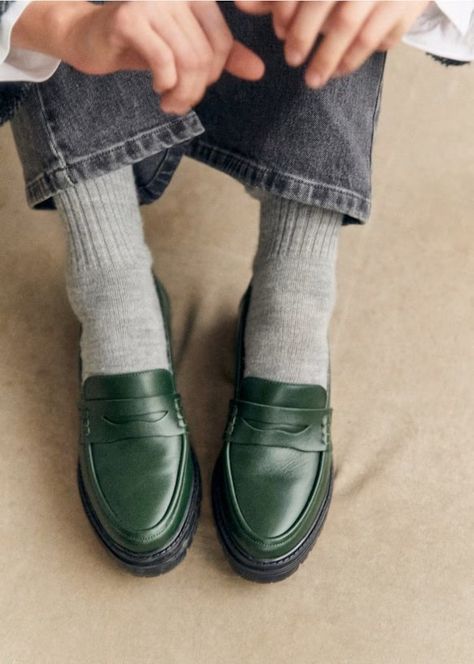 Colorful Loafers Outfit, Green Loafers Outfit Women, Leather Loafers Women Outfit, Loafer Aesthetic, Periwinkle Outfit, Loafers Outfit Winter, Loafers Aesthetic, Loafers Women Outfit, Loafers Outfit Women