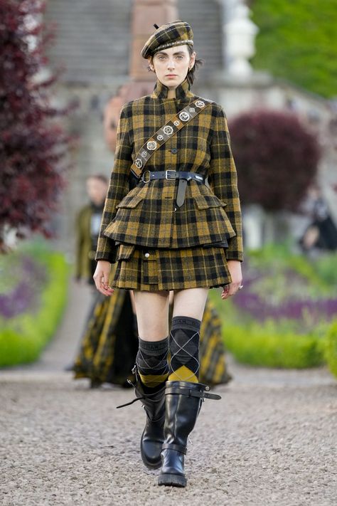 Christian Dior Resort 2025 Collection | Vogue 2020s Fashion, Fashion 2025, Punk Street Style, Dior Cruise, Resort 2025, Dior Fashion Show, Tartan Fashion, Dior Fashion, Tech Fashion