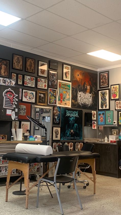 tattoos, aesthetic picture, tattoo parlour, piercings, first piercings, cool tattoos, aesthetic tattoos Tattoo Shop Interior, Tattoo Shop Decor, Tattoo Studio Interior, Moody Interior Design, Tattoo Salon, New York Tattoo, Aesthetic Architecture, Man Cave Room, Truth Or Dare