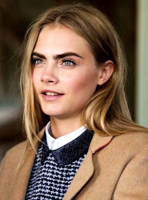 Cara Delevingne Eyebrows, Cara Delevingne Style, Photographie Portrait Inspiration, Trendy Makeup, Cara Delevingne, Grunge Hair, Looks Style, Kendall Jenner, Balayage