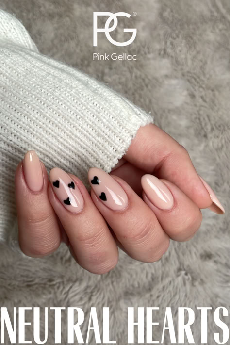 Omarm de minimalistische chic met deze neautrale mini zwarte hartjes nail art. Ontdek je inner artist met Pink Gellac. Natural Fake Nails, Press On Nail Kit, Press On Nails Almond, Pink Gellac, Real Nails, Gel Nail Polish Colors, Nail Beds, Nails Kit, Halloween Press On Nails