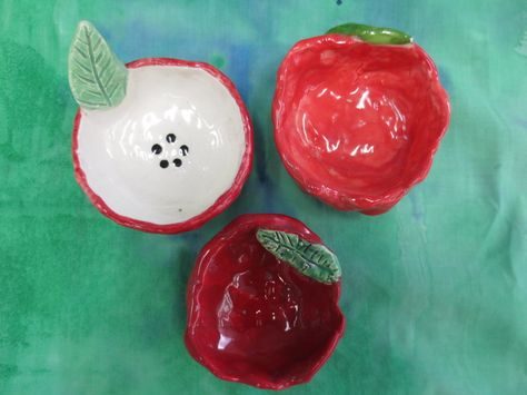 Pinch Pot Apples Pinch Pot Ideas, Clay Pinch Pots, Clay Projects For Kids, Ceramic Apple, Pinch Pot, Pot Ideas, Pinch Pots, Ceramics Ideas, Rosh Hashanah