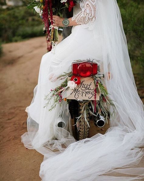 Ok how cool would it be to ride into the sunset on a motorcycle after your wedding? Check out today's edgy #elopement by clicking our profile link. 🏍 Photography & Design: @theheartshaven | Hair & Makeup: @thorneartistry | Florist: @haystackfloral | Dress: @asos #wedding #motorcycle Wedding Ideas Night, Motorcycle Wedding Ideas, Moto Wedding, Wedding Motorcycle, Reception Poses, Edgy Elopement, Trash Dress, Rocker Wedding, Asos Wedding Dress