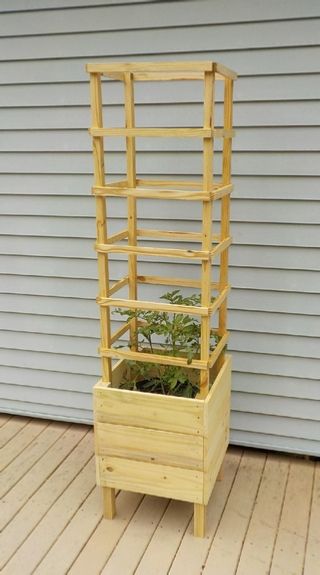 Deck tomato planter plans Strawberry Planters Diy, Pyramid Planter, Downloadable Woodworking Plans, Tomato Planter, Diy Wood Plans, Planter Trellis, Strawberry Planters, Wooden Deck, Wooden Planter