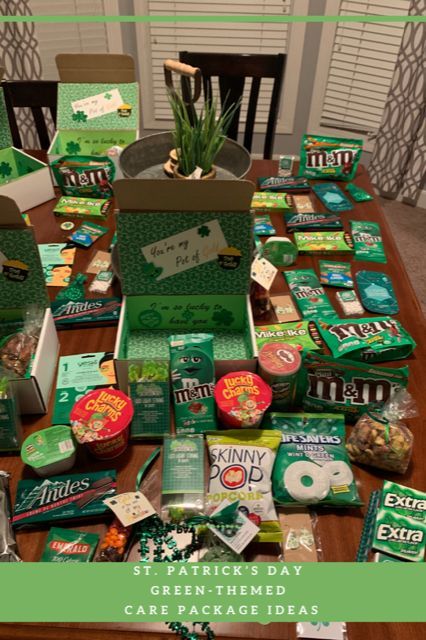 Our care package group had fun putting together these St. Patrick's Day care packages.  There are so many cute green foods and green snacks.  Care packages are a great way to let someone know you're thinking of them.  This one makes a great care package for college students, a great military care package, a care package for a friend, and a great care package idea for a boyfriend.  I shared lots of photos of the items we put in our care box.  Happy St. Paddy's Day. Green Snack Basket, Green Care Package, Food College, Green Foods, Care Package Ideas, Green Snacks, Deployment Care Packages, Military Care Package, Green Basket