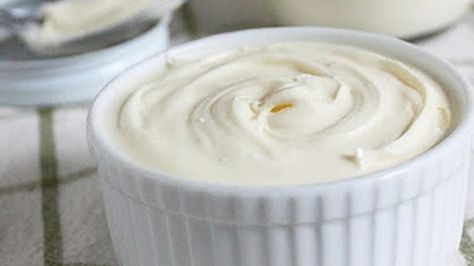 No store-bought sour cream can measure up to the fabulous texture and taste of homemade creme fraiche! Creme Fraiche Recipes, Homemade Sour Cream, Food Wishes, Homemade Cheese, Clotted Cream, Kefir, Spicy Recipes, Diy Food, Sour Cream