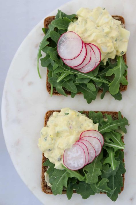 Simple Egg Salad Smørrebrød Danish Meals, Simple Egg Salad, Nordic Diet, Open Sandwich, Scandinavian Inspiration, Egg Salad Sandwiches, Scandinavian Food, Danish Food, Swedish Recipes