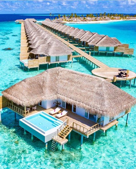 Maldives Resort, Overwater Bungalows, Island Life Style, Island Destinations, Paradise Found, Beach Lifestyle, Luxury House Designs, Honeymoon Destinations, Florida Keys