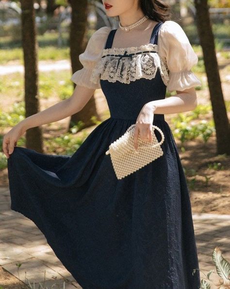 Regencycore Outfits, Modern Victorian Clothes, 1800s Dresses Casual, Victorian Fashion Aesthetic, Plus Size Dress Formal, Cottagecore Sewing, Regency Dress Jane Austen, Bridgerton Fashion, 1880 Dress