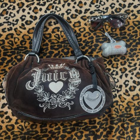 🧸 vintage brown juicy couture bag 🧸 ($150) worldwide shipping available! available on my website now!! 🤎 #y2k #juicy #juicycouture #parishilton #2000s #mcbling Juicy 2000s, Brown Juicy Couture, 2000s Bags, Mcbling Y2k, Girls Couture, Juicy Couture Bags, Accessories Bags Purses, Women Accessories Bags, Vintage Brown