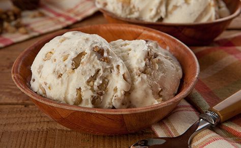 Walnuts Desserts, Homemade Ice Cream Ingredients, Black Walnut Ice Cream, Black Walnuts Recipes, Coconut Milk Ice Cream Recipe, Pumpkin Spice Ice Cream, Walnut Ice Cream, Ice Cream Recipes Machine, Walnut Recipes