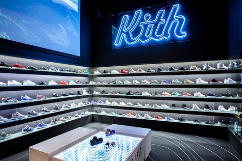 Sneaker Shop Design Interior, Interior Design Shoes Shop, Sneaker Shop Interior, Sneakers Store Design, Sneakers Shop Interior Design, Sneaker Shop Design, Sneaker Store Design, Shoes Store Design, Store Sneaker