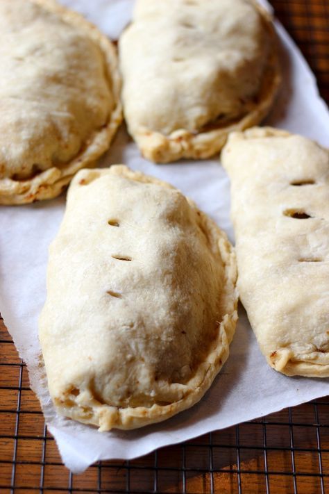 Yooper Pasty Recipe, Pasty Recipe Michigan, Lentil Sweet Potato, Pasties Recipes, Spiced Lentils, Cornish Pasties, Beef Round, Sweet Potato Kale, Mini Pretzels