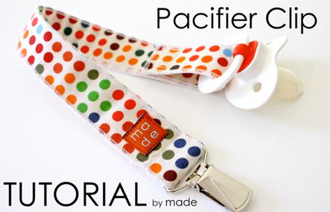 DIY Pacifier Clip Tutorial Pacifier Clip Diy, Pacifier Clip Tutorial, Diy Pacifier Clip, Pacifier Clips Diy, Diy Sy, Binky Clips, Sew Mama Sew, Diy Bebe, Pacifier Clips