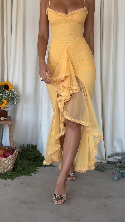 Meet Gabi - That's all 🌻 Disney Outfits Women, Ruffled Gown, House Of Cb Dresses, Bandage Dress Bodycon, The Aurora, Puff Sleeve Dresses, House Of Cb, Mom Dress, Elegant Chic