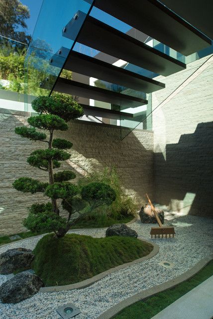 Zen garden under the stairs Small Zen Garden, تحت الدرج, Zen Garden Design, Asian Landscape, Japanese Zen Garden, Japanese Garden Design, Asian Garden, Garden Design Plans, Have Inspiration