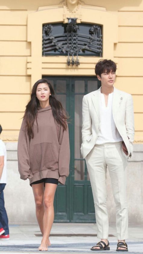 Legend Of Blue Sea, Kdrama Couple, Cinema Aesthetic, Legend Of The Blue Sea, Lee Min Ho Photos, Korean Drama Stars, Jun Ji Hyun, Ji Hyun, Korean Drama Movies