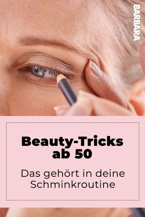 Ändert sich eigentlich etwas am Make-up wenn man die 50 überschritten hat? Joa, schon so ein bisschen, meint unsere Autorin. Welche Schminktipps sie für Frauen ab 50 hat, erfahrt ihr hier. #beautytrick #schminktipps #makeup #schminken #abschminken #beautyhack #frauenab50 Makeup Tip, Traffic Lights, Beauty Tricks, Makeup Tricks, Beauty Must Haves, Makes You Beautiful, Halloween Make, New Skin, Facial Hair