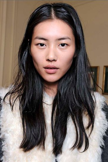 Liu Wen Georgie Barker, Lidded Eyes, Hair Color Asian, Liu Wen, Fresh Face, Without Makeup, Gorgeous Makeup, Layered Hair, American Women