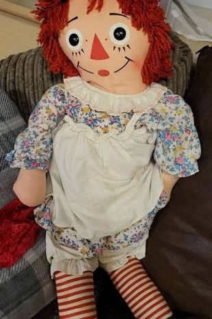 A husband and wife have told how they believe their Annabelle Raggedy Ann doll is possessed after a series of terrifying events unfolded. Haunted Objects, Annabelle Doll, Doll Antique, Tarpon Springs, Raggedy Ann Doll, Ann Doll, Raggedy Ann And Andy, Raggedy Ann, Cloth Dolls