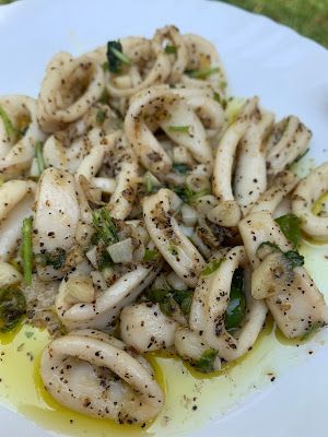 Calamari Appetizer Recipes, Cold Calamari Salad, Shrimp Calamari Recipe, Calamari Dinner Ideas, Calamari Tubes Recipes, Healthy Calamari Recipes, Calamari And Shrimp Recipes, Shrimp And Calamari Recipes, Whole Squid Recipes