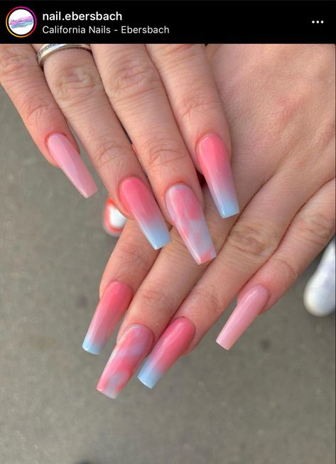 Cute candy nails pink and light blue shadow Light Blue And Pink Nails, Pink And Blue Nails, Ig Nails, Candy Nails, Light Blue Nails, Light Pink Nails, Latest Nail Trends, Blue Nail Designs, Cute Candy