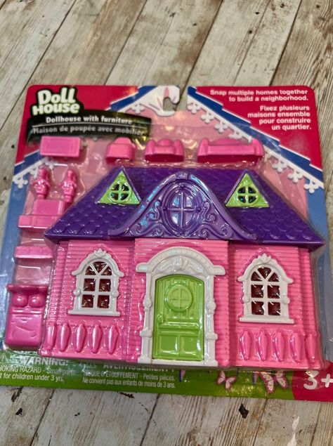 Christmas Wood House Diy, Diy Dollar Tree Dollhouse, Dollar Tree Doll House Christmas, Dollar Tree Dollhouse Christmas, Fake Gingerbread House Diy, Dollar Tree Gingerbread House Diy, Faux Gingerbread House Diy, Dollar Tree Gingerbread House, Dollar Store Dollhouse