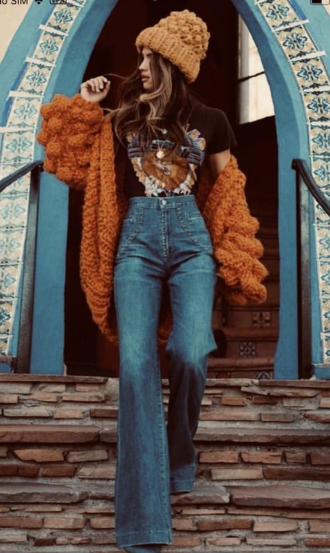 Cold Bohemian Outfits, Dark Bell Bottom Jeans Outfit, Y'alternative Aesthetic, Y’all Ternative Outfit, Bohemian Outfit Ideas Winter, 70s Wide Leg Jeans Outfit, Modest Boho Fashion, Modern Boho Outfit Aesthetic, Boho Outfits Jeans