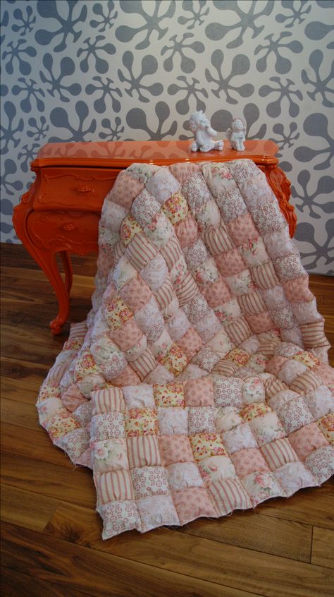 Puffy Quilt Pattern, Puff Quilt Blanket, Puff Blanket Bubble Quilt, Puff Quilts Ideas, Puffed Quilt, Puffer Quilt, Puff Quilt Pattern, Puff Quilts, Puff Blanket