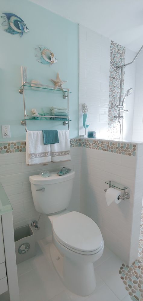 Ocean Bathroom Ideas, Sea Theme Bathroom, Ocean Theme Bathroom, Coastal Bathroom Ideas, Seaside Bathroom, Seashell Bathroom, Ocean Themed Bathroom, Teal Bathroom Ideas, Sea Bathroom