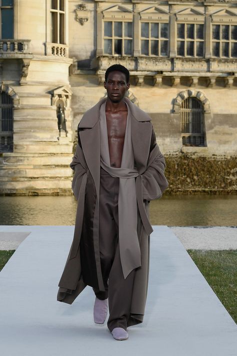 018_VALENTINO_HC_FW2324 Valentino Fashion Show 2023, Grunge Life, Fall 2023 Couture, 2023 Couture, Denim Texture, Valentino Haute Couture, Valentino Couture, Fall 2023, Spring 2024