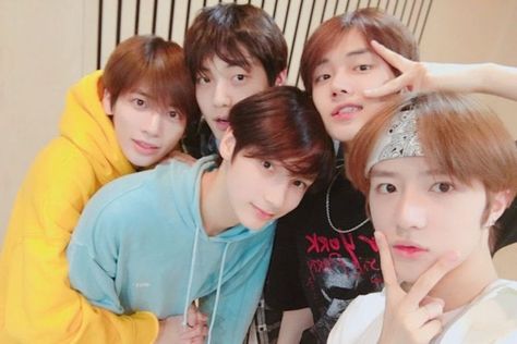 TXT is celebrating their first debut anniversary with their fans MOA! The Big Hit Entertainment rookie group made their debut on March 4, 2019 with the mini album “The Dream Chapter: STAR,” featuring the title track “Crown.” On March 4 of this year, TXT and their fans took to social media to look back on the Kpop Nostalgia, Txt Ot5, The Big Hit, All About Kpop, 1st Anniversary, Happy Anniversary, The Dream, Boy Bands, Mini Albums