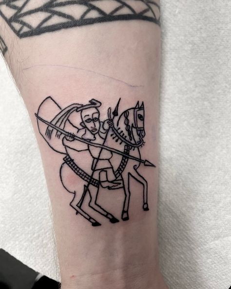 Lil bits from yesterday 😎 Knight On Horse Tattoo, Traditional Tattoo Horse, Horse Tattoo Ideas, Tato Tradisional, Alchemy Tattoo, Knight On Horse, Woodcut Tattoo, Engraving Tattoo, Warrior Tattoo