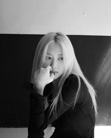 Rosé Ysl, Rosé Elle, Rosé Ig, Rosé Instagram Update, Instagram Roses, Bp Rosé, จีซอง Nct, Rosé Instagram, Park Rosé