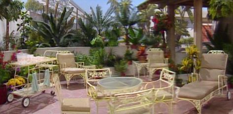 Golden Girls House, Honeysuckle Cottage, Girls Furniture, Miami Apartment, 80s Interior, Being A Friend, Brooklyn Apartment, Well Hello There, Girl Background